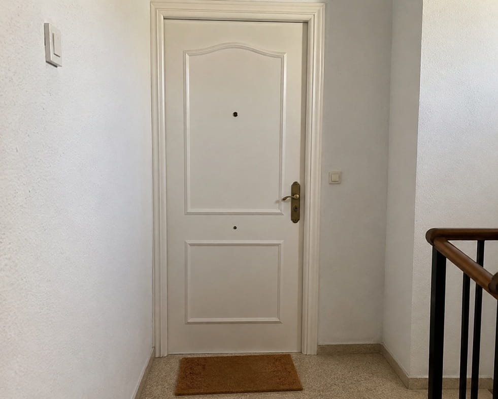 Apertura de puerta en Tortosa